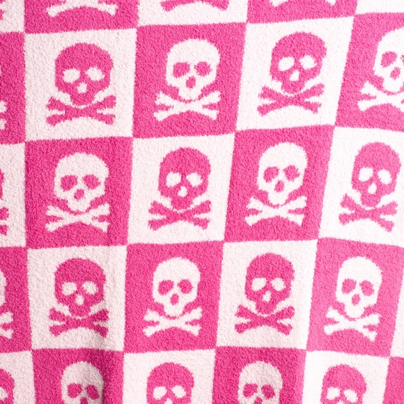 ☠️Halloween 2024 pink and white checkered skull blanket throw☠️ - Picture 2 of 4